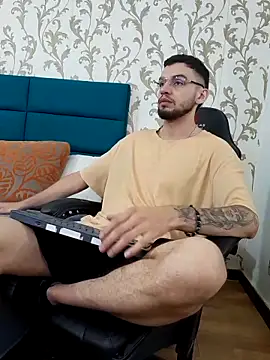 Michael magno online show from 03-11-26, 10:21