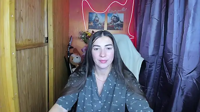 Snapshot of Fiery_Brunette_ chatting on 12-25-24, 02:45 Fiery Brunette  online show from 12-25-24, 02:45