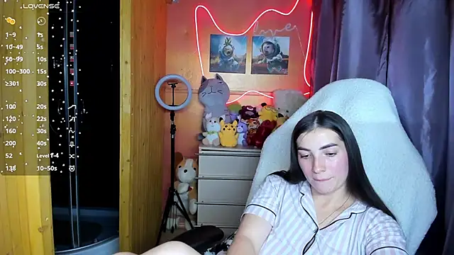 Snapshot of Fiery_Brunette_ chatting on 09-18-25, 09:44 Fiery Brunette  online show from 09-18-25, 09:44