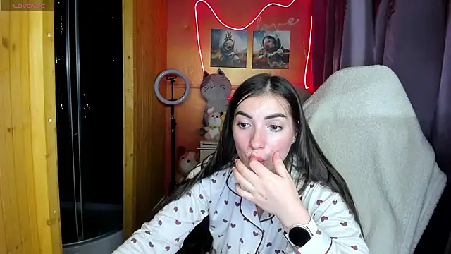 Snapshot of Fiery_Brunette_ chatting on 10-01-25, 10:21 Fiery Brunette  online show from 10-01-25, 10:21