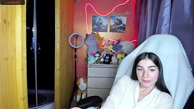 Snapshot of Fiery_Brunette_ chatting on 05-18-26, 06:36 Fiery Brunette online show from 05-18-26, 06:36