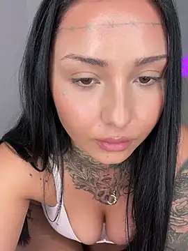 Snapshot of Coco-Love chatting on 03-04-25, 09:11 Coco-Love online show from 03-04-25, 09:11