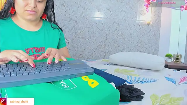 sabrina shark  online show from 12-05-25, 02:42