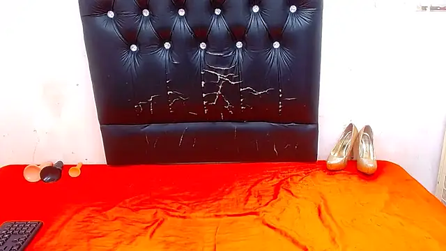 Snapshot of JUICYASSxxx chatting on 03-18-25, 04:37 JUICYASSxxx online show from 03-18-25, 04:37