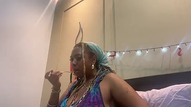 ChocolateCakeQueen online show from 02-26-25, 01:21