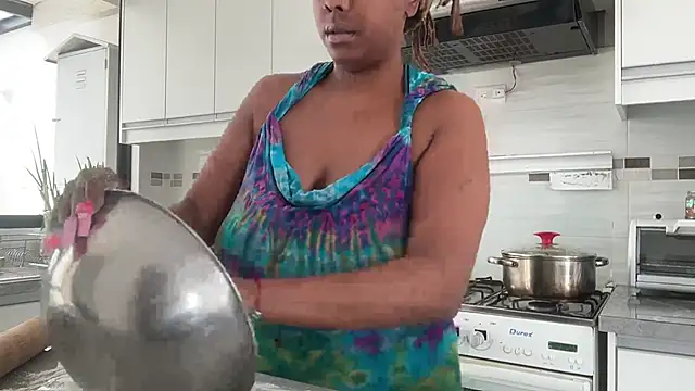 ChocolateCakeQueen online show from 09-15-25, 07:14