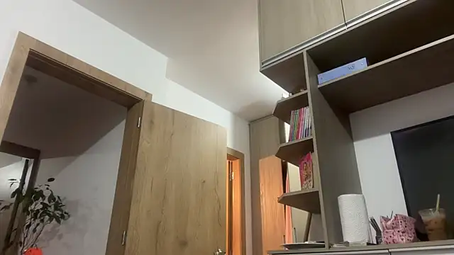 ChocolateCakeQueen online show from 10-20-25, 11:16