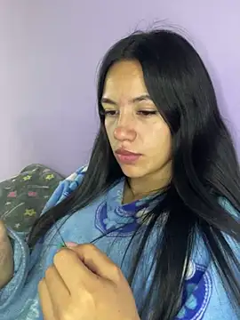 Snapshot of hannahb-e chatting on 01-23-25, 02:33 hannahb-e online show from 01-23-25, 02:33