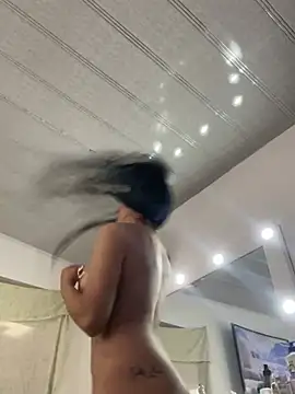 Snapshot of hannahb-e chatting on 01-28-25, 01:16 hannahb-e online show from 01-28-25, 01:16