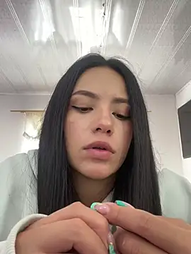 Snapshot of hannahb-e chatting on 02-01-25, 04:44 hannahb-e online show from 02-01-25, 04:44