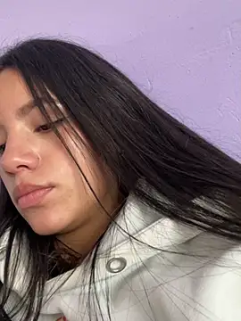 Snapshot of hannahb-e chatting on 02-01-25, 07:44 hannahb-e online show from 02-01-25, 07:44