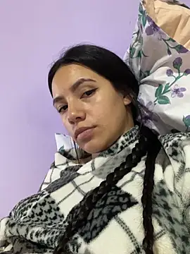 Snapshot of hannahb-e chatting on 02-05-25, 04:16 hannahb-e online show from 02-05-25, 04:16