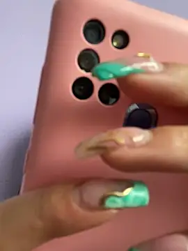 Snapshot of hannahb-e chatting on 02-06-25, 04:47 hannahb-e online show from 02-06-25, 04:47