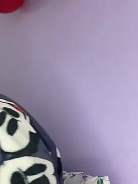 Snapshot of hannahb-e chatting on 02-14-25, 10:14 hannahb-e online show from 02-14-25, 10:14