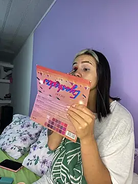 Snapshot of hannahb-e chatting on 03-01-25, 08:53 hannahb-e online show from 03-01-25, 08:53