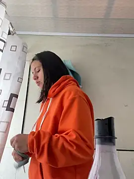 Snapshot of hannahb-e chatting on 03-07-25, 04:22 hannahb-e online show from 03-07-25, 04:22