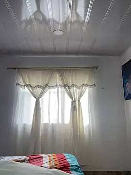 Snapshot of hannahb-e chatting on 03-09-25, 01:59 hannahb-e online show from 03-09-25, 01:59