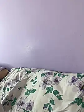 Snapshot of hannahb-e chatting on 03-10-25, 06:56 hannahb-e online show from 03-10-25, 06:56