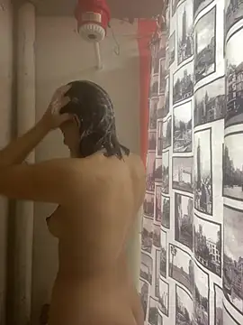 Snapshot of hannahb-e chatting on 03-11-25, 05:35 hannahb-e online show from 03-11-25, 05:35