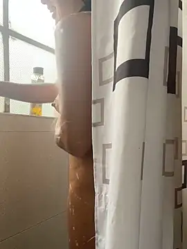 Snapshot of hannahb-e chatting on 03-12-25, 04:02 hannahb-e online show from 03-12-25, 04:02