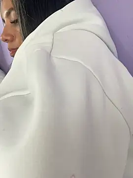 Snapshot of hannahb-e chatting on 03-20-25, 09:02 hannahb-e online show from 03-20-25, 09:02