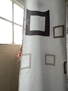 Snapshot of hannahb-e chatting on 09-30-25, 05:29 hannahb-e online show from 09-30-25, 05:29