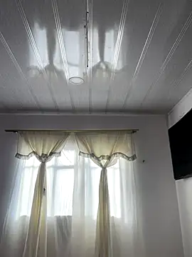 Snapshot of hannahb-e chatting on 12-05-25, 01:09 hannahb-e online show from 12-05-25, 01:09