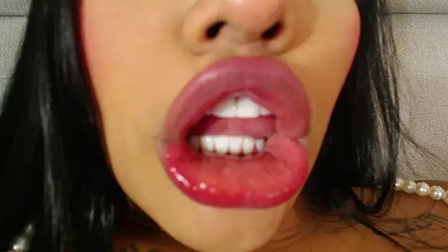 emily brontee  online show from 03-18-25, 04:26