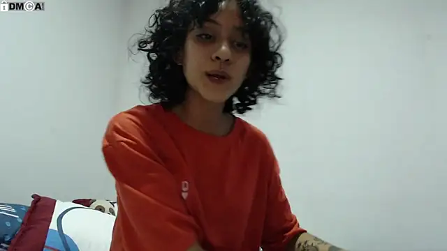 AlinaWoolf  online show from 10-03-25, 09:34