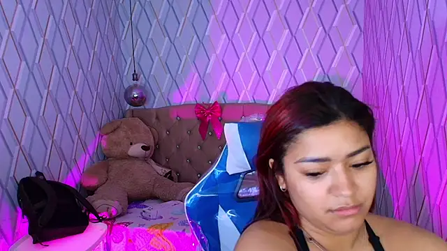 NicolleTaylor online show from 01-13-26, 04:07