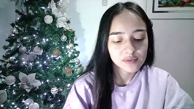 Snapshot of aineangeel chatting on 12-19-24, 01:07 aineangeel online show from 12-19-24, 01:07