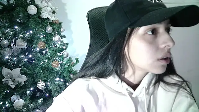 Snapshot of aineangeel chatting on 12-25-24, 02:46 aineangeel online show from 12-25-24, 02:46