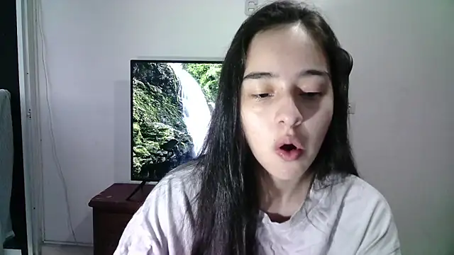 Snapshot of aineangeel chatting on 02-27-25, 11:04 aineangeel online show from 02-27-25, 11:04