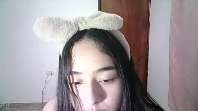 Snapshot of aineangeel chatting on 09-11-25, 12:11 aineangeel online show from 09-11-25, 12:11