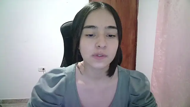 Snapshot of aineangeel chatting on 09-16-25, 01:39 aineangeel online show from 09-16-25, 01:39