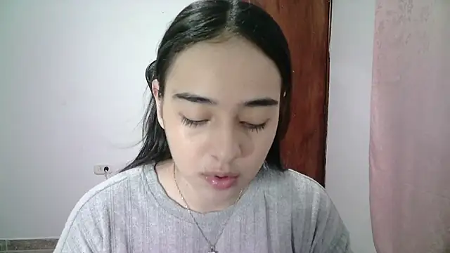 Snapshot of aineangeel chatting on 10-05-25, 01:15 aineangeel online show from 10-05-25, 01:15