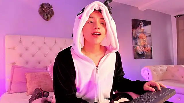 Brann tadzio online show from 12-23-24, 01:13