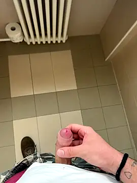 Snapshot of Diegodaddy01 chatting on 09-21-25, 02:40 Diegodaddy01 online show from 09-21-25, 02:40