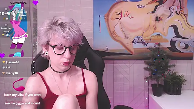 Snapshot of _Moonlight_t chatting on 12-25-24, 08:18 Moonlight t online show from 12-25-24, 08:18