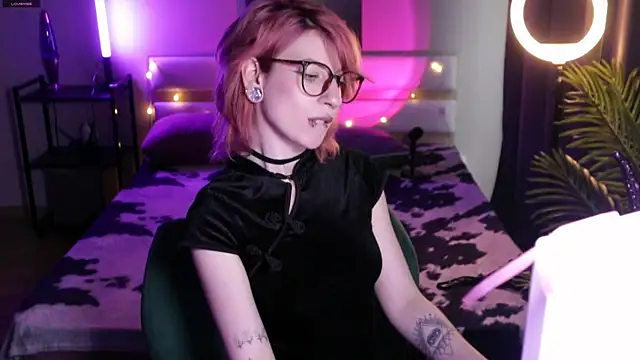 Snapshot of _Moonlight_t chatting on 05-16-26, 06:43 Moonlight t online show from 05-16-26, 06:43