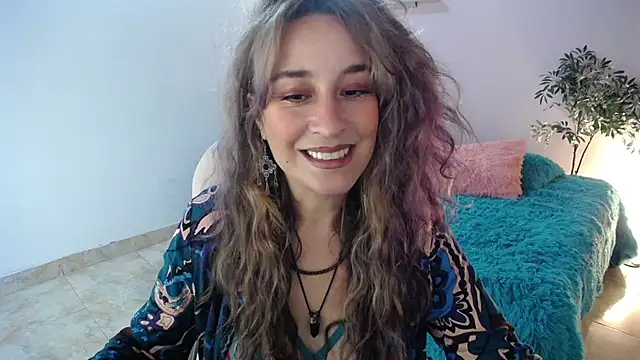 Paula Paz online show from 11-11-25, 02:17