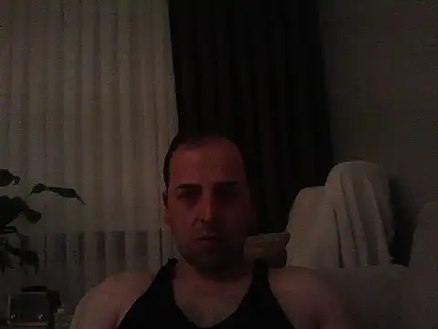 Snapshot of Yldrmm_9553 chatting on 06-23-26, 09:35 Yldrmm 9553 online show from 06-23-26, 09:35
