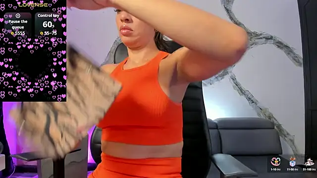 AnaRuiz online show from 09-11-25, 03:01