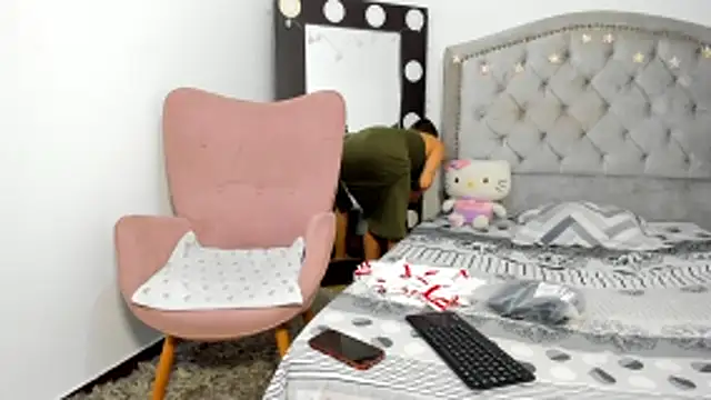 Snapshot of AnaRuiz chatting on 01-05-26, 07:28 AnaRuiz online show from 01-05-26, 07:28