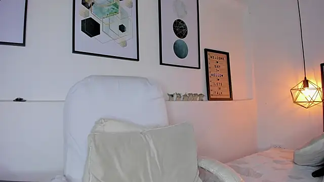 amysc online show from 10-14-25, 01:45