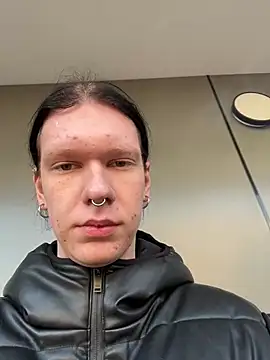 Snapshot of carthylovvve chatting on 01-27-25, 01:41 carthylovvve online show from 01-27-25, 01:41