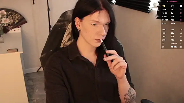 Snapshot of carthylovvve chatting on 02-23-25, 11:33 carthylovvve online show from 02-23-25, 11:33
