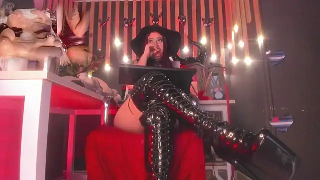 Snapshot of shaaroon_gold chatting on 03-12-25, 02:09 shaaroon gold online show from 03-12-25, 02:09