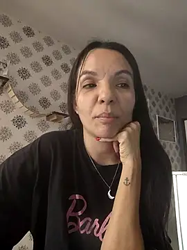 Snapshot of samilux5 chatting on 09-18-25, 04:20 samilux5 online show from 09-18-25, 04:20
