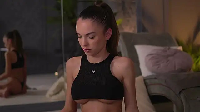 EsmeAinsley online show from 01-25-25, 03:19